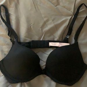 Victoria’s Secret Black Push-up Bra